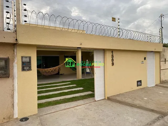 Casa com 200m² 4 quartos e 2 banheiros, à venda, no bairro Planalto em Parnaíba