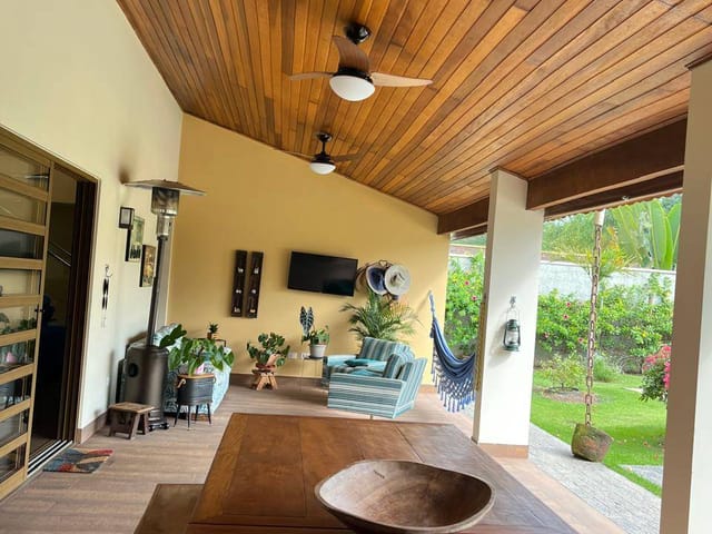 Casa com 800m² 5 quartos e 4 banheiros, à venda, no bairro Bellard em Guararema