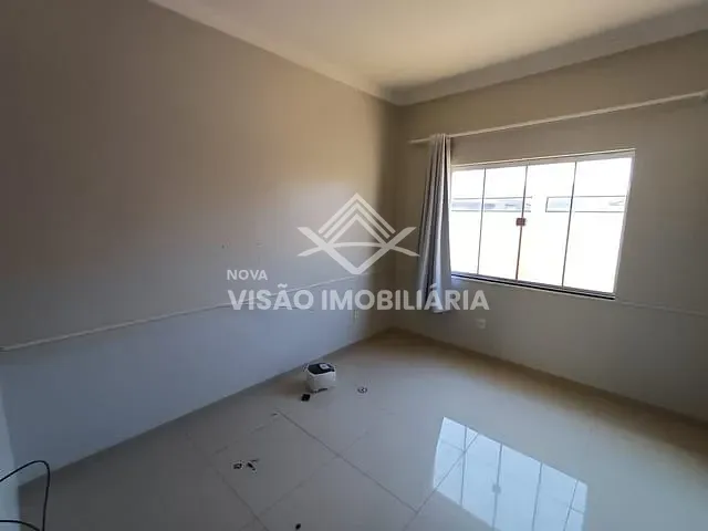 Casa 3 quartos e 2 banheiros, à venda, no bairro Residencial Florença em Sinop