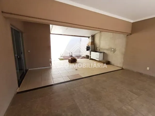 Casa 3 quartos e 2 banheiros, à venda, no bairro Residencial Florença em Sinop