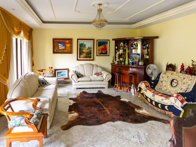 Casa com 700m² 4 quartos e 7 banheiros, à venda, no bairro Barra da Tijuca em Rio de Janeiro