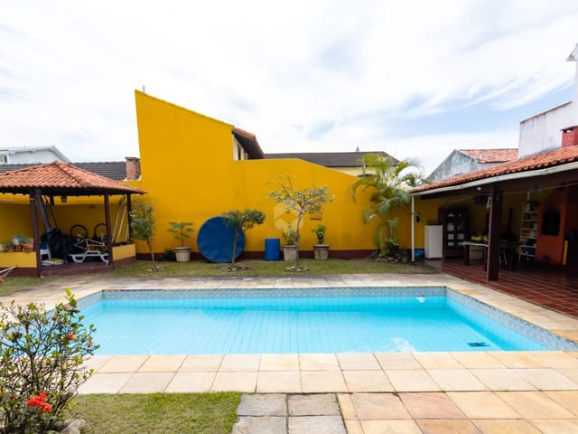 Casa com 700m² 4 quartos e 7 banheiros, à venda, no bairro Barra da Tijuca em Rio de Janeiro