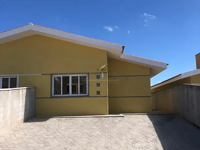 Casa com 200m² 3 quartos e 2 banheiros, à venda, no bairro Jardim São Marcos em Bom Jesus dos Perdões