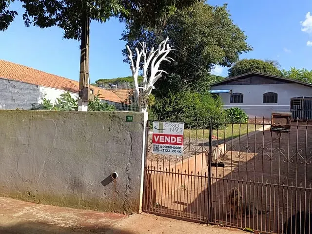 Casa com 432m² 2 quartos e 2 banheiros, à venda, no bairro Vila Nova em Apucarana