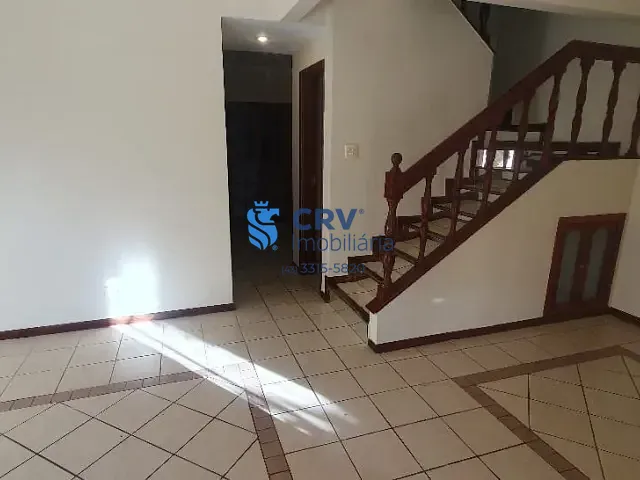 Casa com 190m² 3 quartos e 3 banheiros, à venda, no bairro Parque Jamaica em Londrina