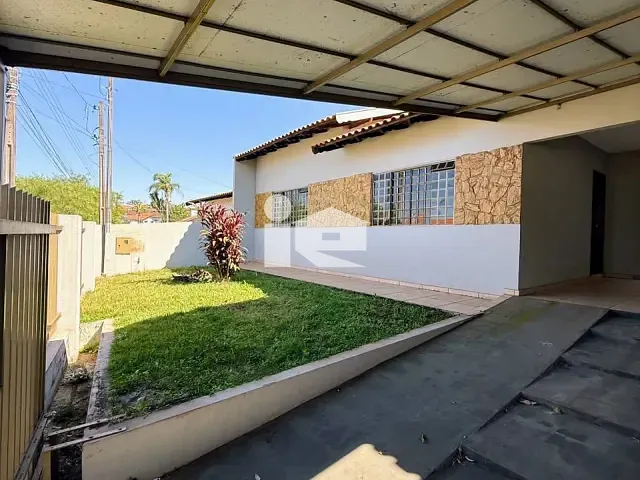 Casa 3 quartos e 2 banheiros, à venda, no bairro Jardim Caviúna em Rolândia