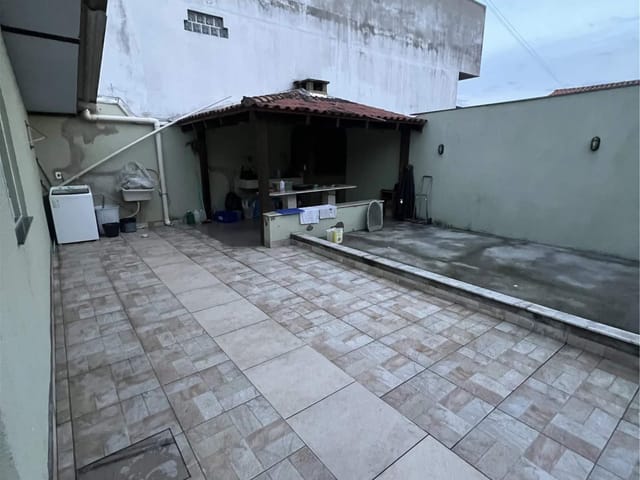 Casa com 240m² 3 quartos e 2 banheiros, à venda, no bairro Pereque em Porto Belo