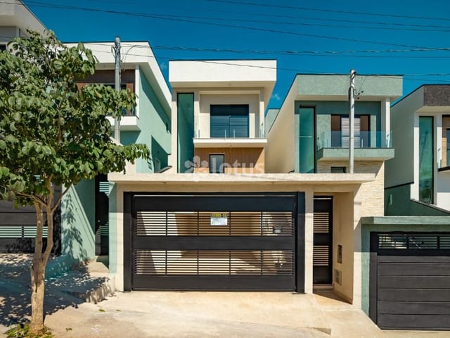 Casa com 150m² 3 quartos e 4 banheiros, à venda, no bairro Nova Jaguari em Santana de Parnaíba