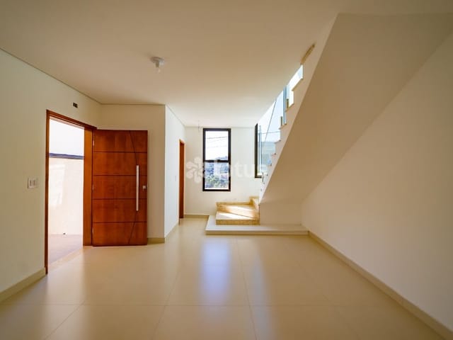 Casa com 150m² 3 quartos e 4 banheiros, à venda, no bairro Nova Jaguari em Santana de Parnaíba