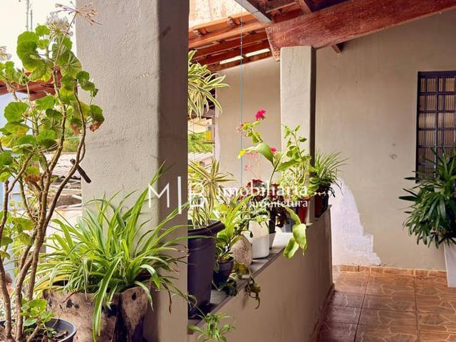 Casa 4 quartos e 3 banheiros, à venda, no bairro Jardim Floresta em Lavras