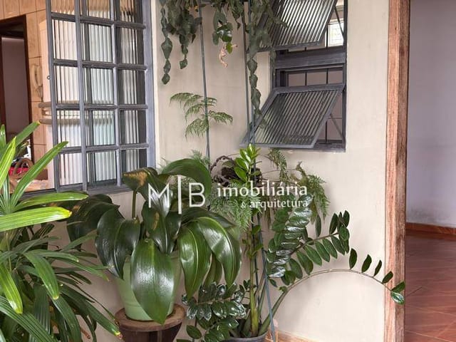 Casa 4 quartos e 3 banheiros, à venda, no bairro Jardim Floresta em Lavras