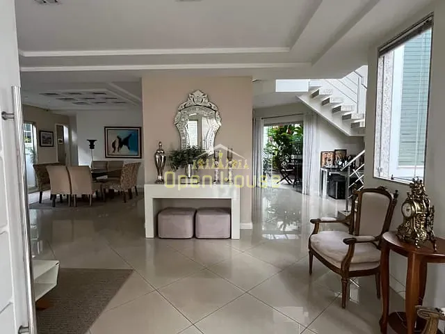 Casa 5 quartos e 5 banheiros, à venda, no bairro Jardim Amalia em Volta Redonda