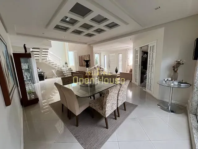 Casa 5 quartos e 5 banheiros, à venda, no bairro Jardim Amalia em Volta Redonda