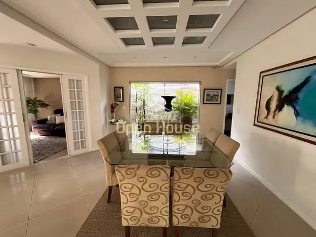 Casa 5 quartos e 5 banheiros, à venda, no bairro Jardim Amalia em Volta Redonda