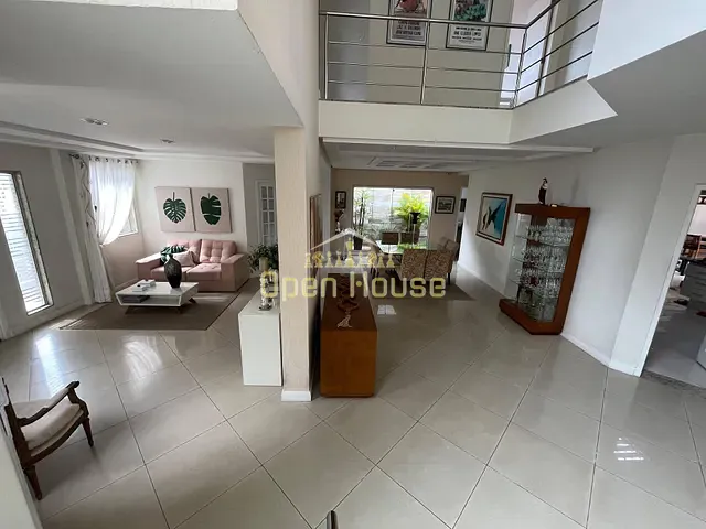 Casa 5 quartos e 5 banheiros, à venda, no bairro Jardim Amalia em Volta Redonda