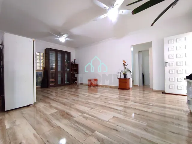 Casa com 300m² 6 quartos e 7 banheiros, à venda ou para alugar, no bairro Bel Recanto em Taubaté