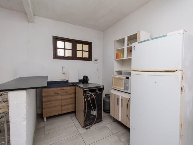 Casa com 300m² 3 quartos e 2 banheiros, para alugar, no bairro Laranjal em Pelotas