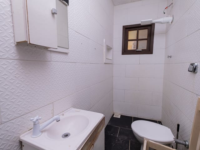 Casa com 300m² 3 quartos e 2 banheiros, para alugar, no bairro Laranjal em Pelotas