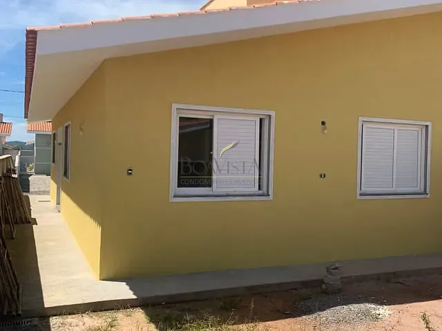 Casa 3 quartos e 2 banheiros, à venda, no bairro Jardim São Marcos em Bom Jesus dos Perdões