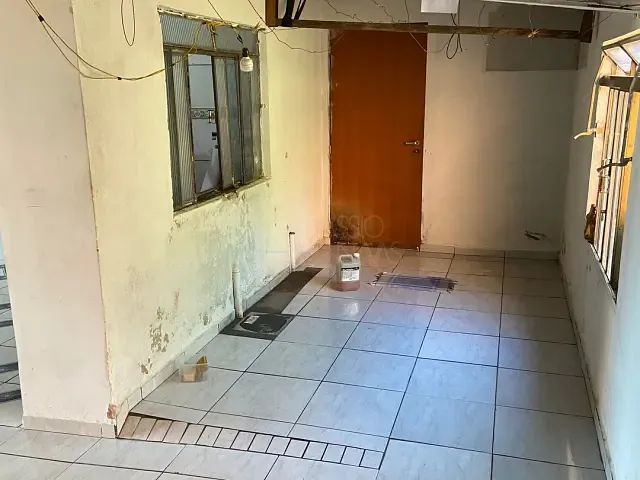 Casa com 275m² 2 quartos e 2 banheiros, à venda, no bairro Residencial Interlagos em Apucarana