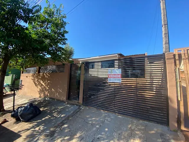 Casa com 275m² 2 quartos e 2 banheiros, à venda, no bairro Residencial Interlagos em Apucarana