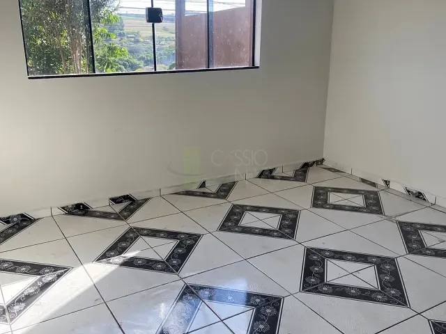 Casa com 275m² 2 quartos e 2 banheiros, à venda, no bairro Residencial Interlagos em Apucarana