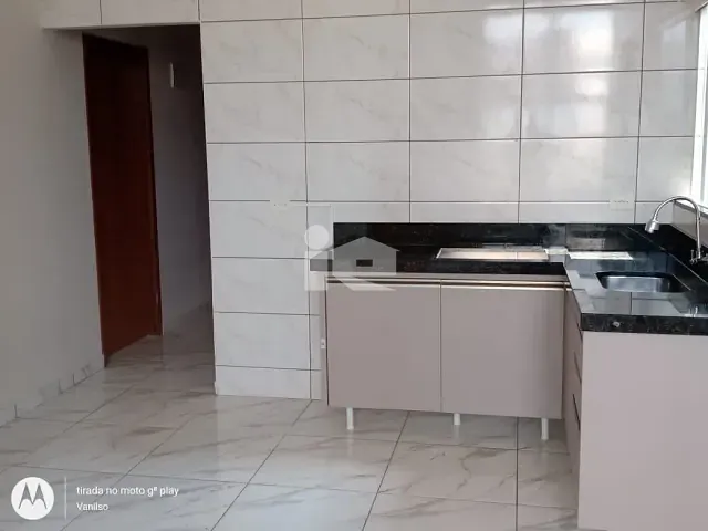 Casa 3 quartos e 1 banheiro, para alugar, no bairro Jardim Nobre em Rolândia