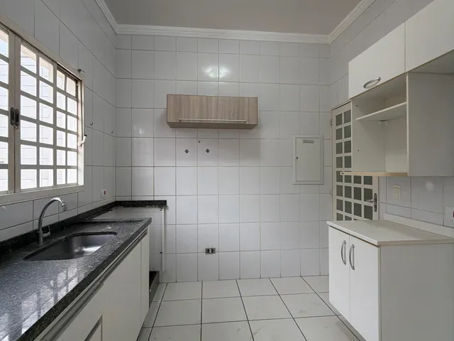Casa 3 quartos e 1 banheiro, à venda, no bairro Cariobinha em Americana