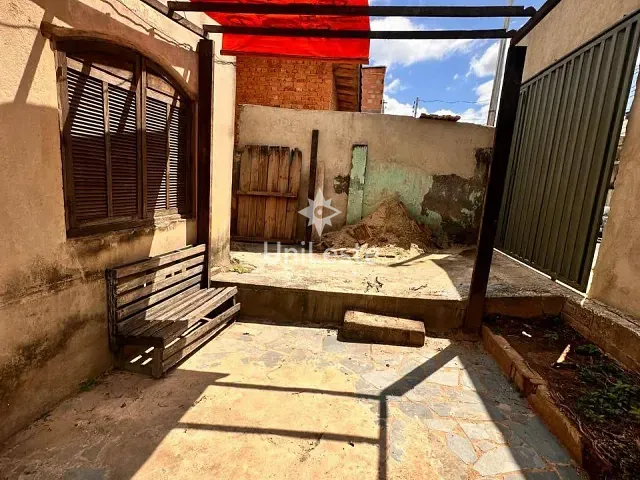 Casa 3 quartos e 1 banheiro, à venda, no bairro Vera Cruz em Belo Horizonte
