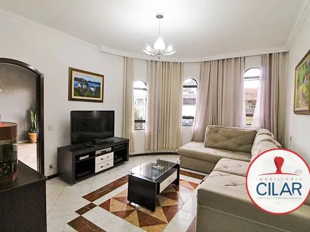 Casa 5 quartos e 2 banheiros, à venda, no bairro Capão Raso em Curitiba