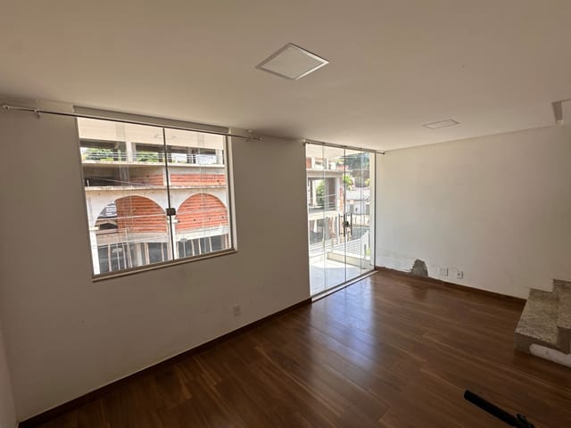 Casa 2 quartos e 1 banheiro, para alugar, no bairro Centro em Astolfo Dutra