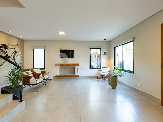 Casa com 240m² 3 quartos e 4 banheiros, à venda, no bairro Brooklin em São Paulo
