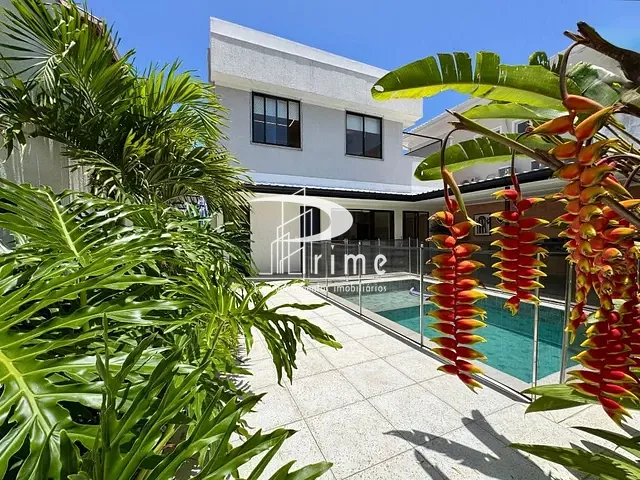 Casa com 350m² 3 quartos e 3 banheiros, à venda, no bairro Camboinhas em Niterói