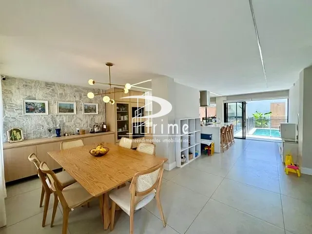 Casa com 350m² 3 quartos e 3 banheiros, à venda, no bairro Camboinhas em Niterói