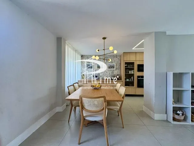 Casa com 350m² 3 quartos e 3 banheiros, à venda, no bairro Camboinhas em Niterói