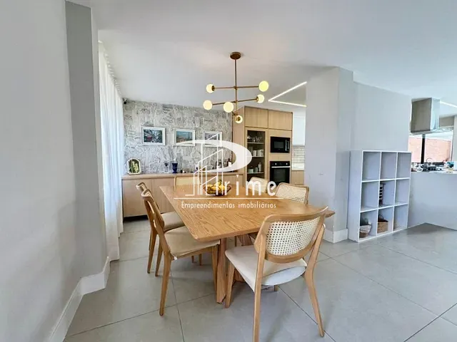 Casa com 350m² 3 quartos e 3 banheiros, à venda, no bairro Camboinhas em Niterói