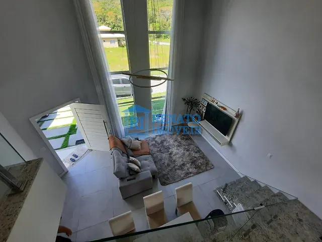Casa com 450m² 3 quartos e 2 banheiros, à venda, no bairro Ubatiba em Maricá