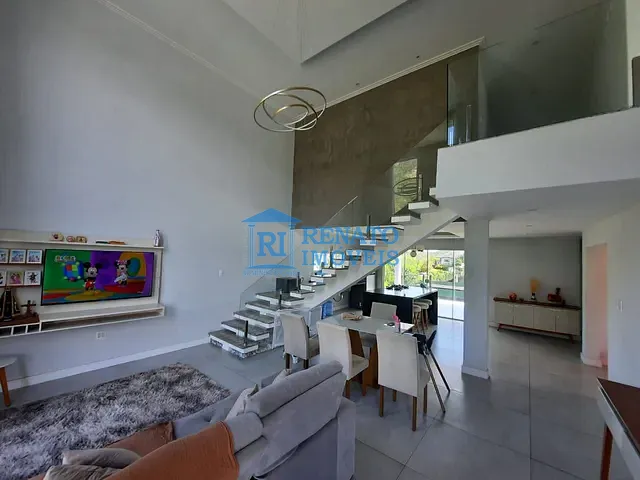 Casa com 450m² 3 quartos e 2 banheiros, à venda, no bairro Ubatiba em Maricá