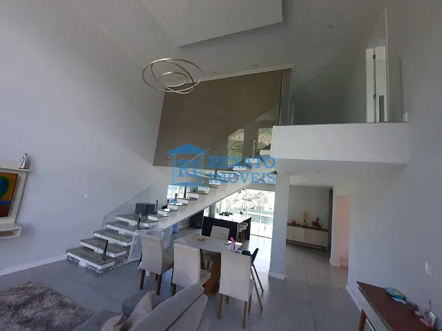 Casa com 450m² 3 quartos e 2 banheiros, à venda, no bairro Ubatiba em Maricá