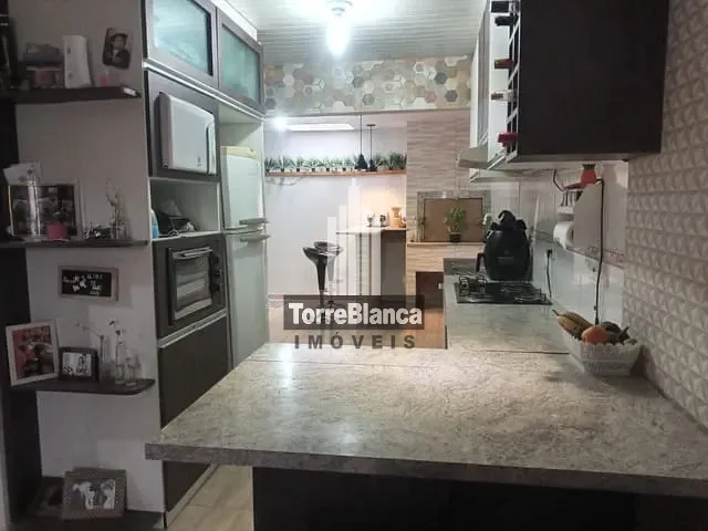 Casa com 134m² 2 quartos e 1 banheiro, à venda, no bairro Uvaranas em Ponta Grossa