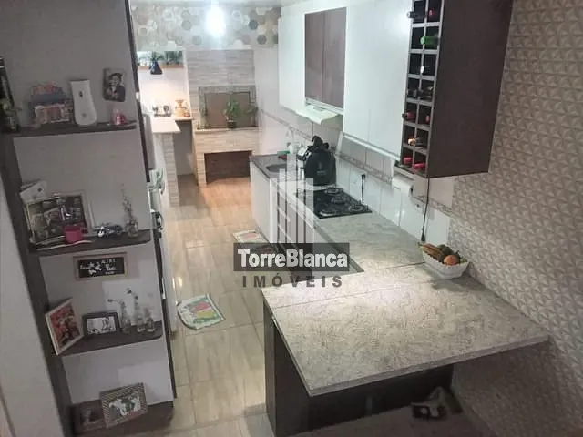 Casa com 134m² 2 quartos e 1 banheiro, à venda, no bairro Uvaranas em Ponta Grossa