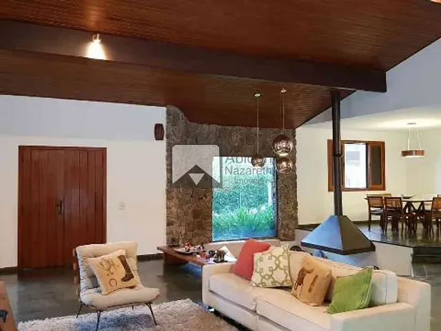 Casa com 880m² 4 quartos e 3 banheiros, à venda, no bairro Piratininga em Niterói