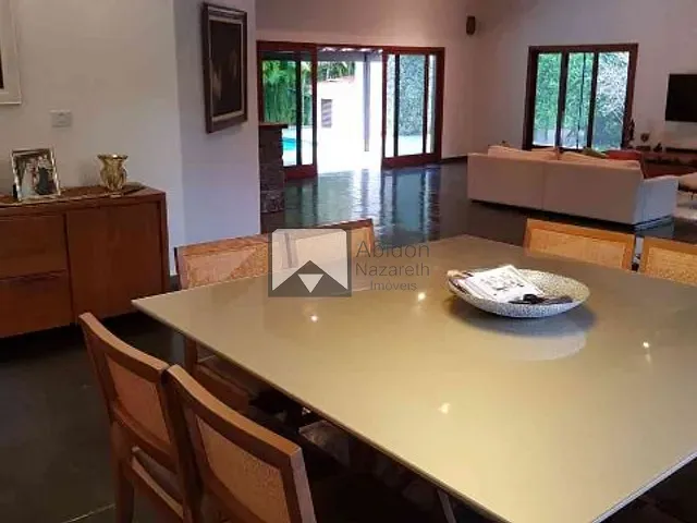 Casa com 880m² 4 quartos e 3 banheiros, à venda, no bairro Piratininga em Niterói