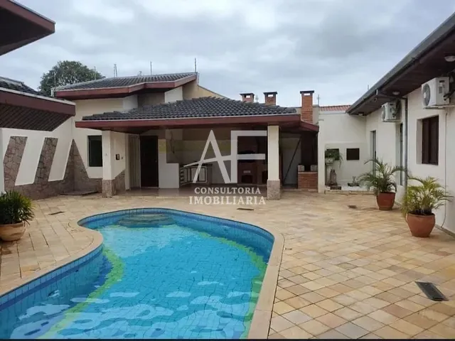 Casa com 350m² 4 quartos e 5 banheiros, à venda, no bairro Parque São Jorge em Taubaté
