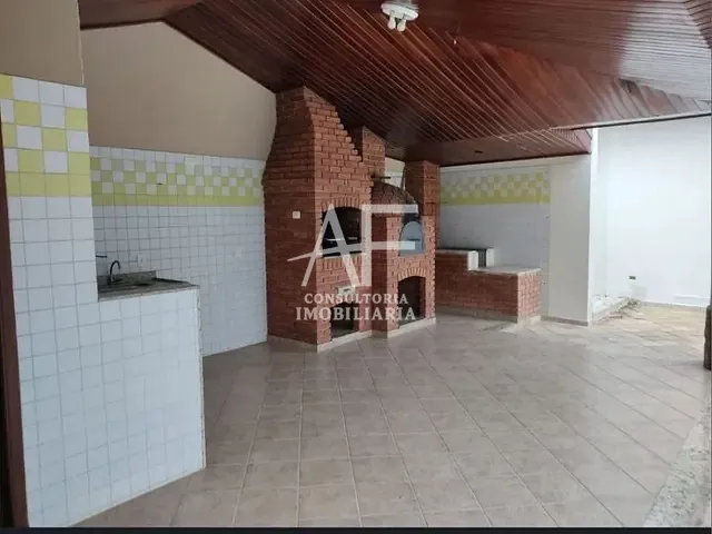 Casa com 350m² 4 quartos e 5 banheiros, à venda, no bairro Parque São Jorge em Taubaté