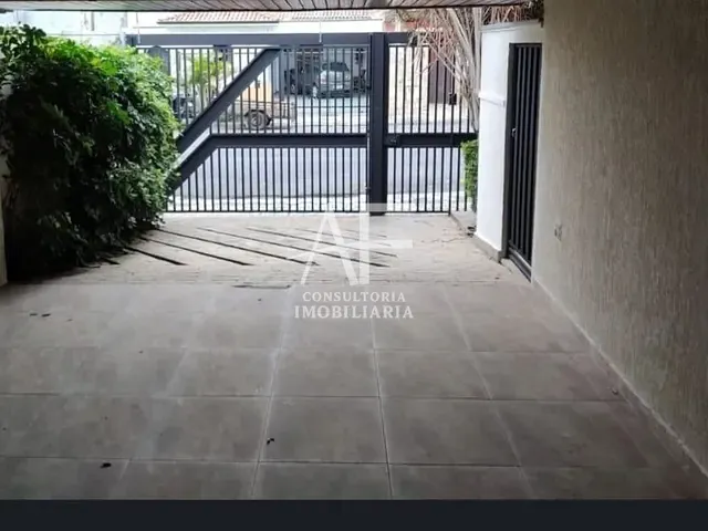 Casa com 350m² 4 quartos e 5 banheiros, à venda, no bairro Parque São Jorge em Taubaté