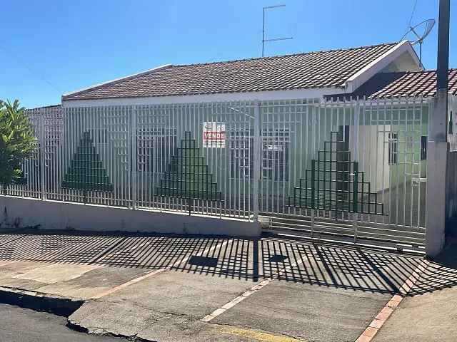 Casa com 313m² 3 quartos e 3 banheiros, à venda, no bairro Jardim Apucarana em Apucarana