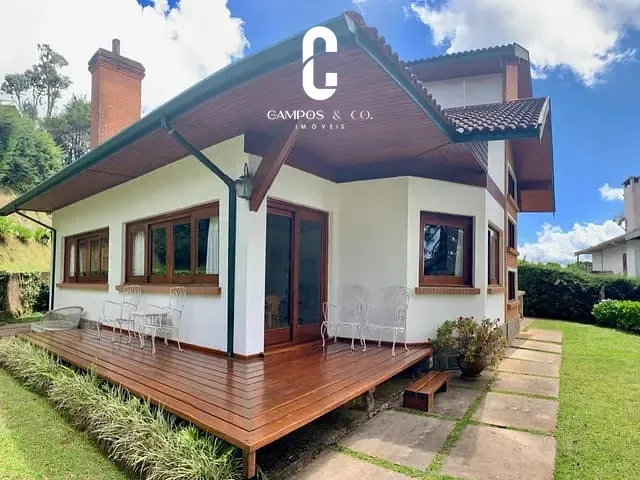 Casa com 3200m² 3 quartos e 3 banheiros, à venda, no bairro Jardim Belvedere em Campos do Jordão