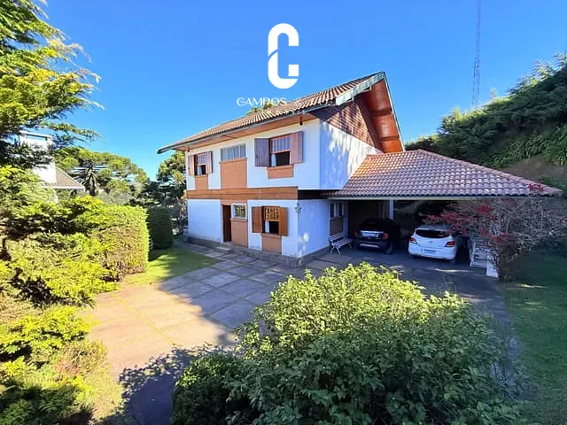 Casa com 3200m² 3 quartos e 3 banheiros, à venda, no bairro Jardim Belvedere em Campos do Jordão
