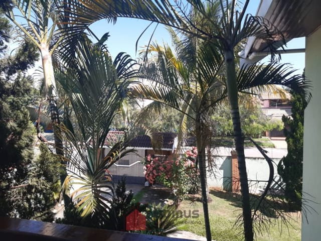 Casa à venda, no bairro Jardim Residencial Doutor Lessa em Pindamonhangaba